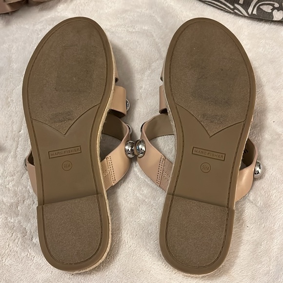 Marc Fisher Prisca Nude Silver Stud Gladiator Platform Sandals NWOT Sz 9.5 - Picture 6 of 13